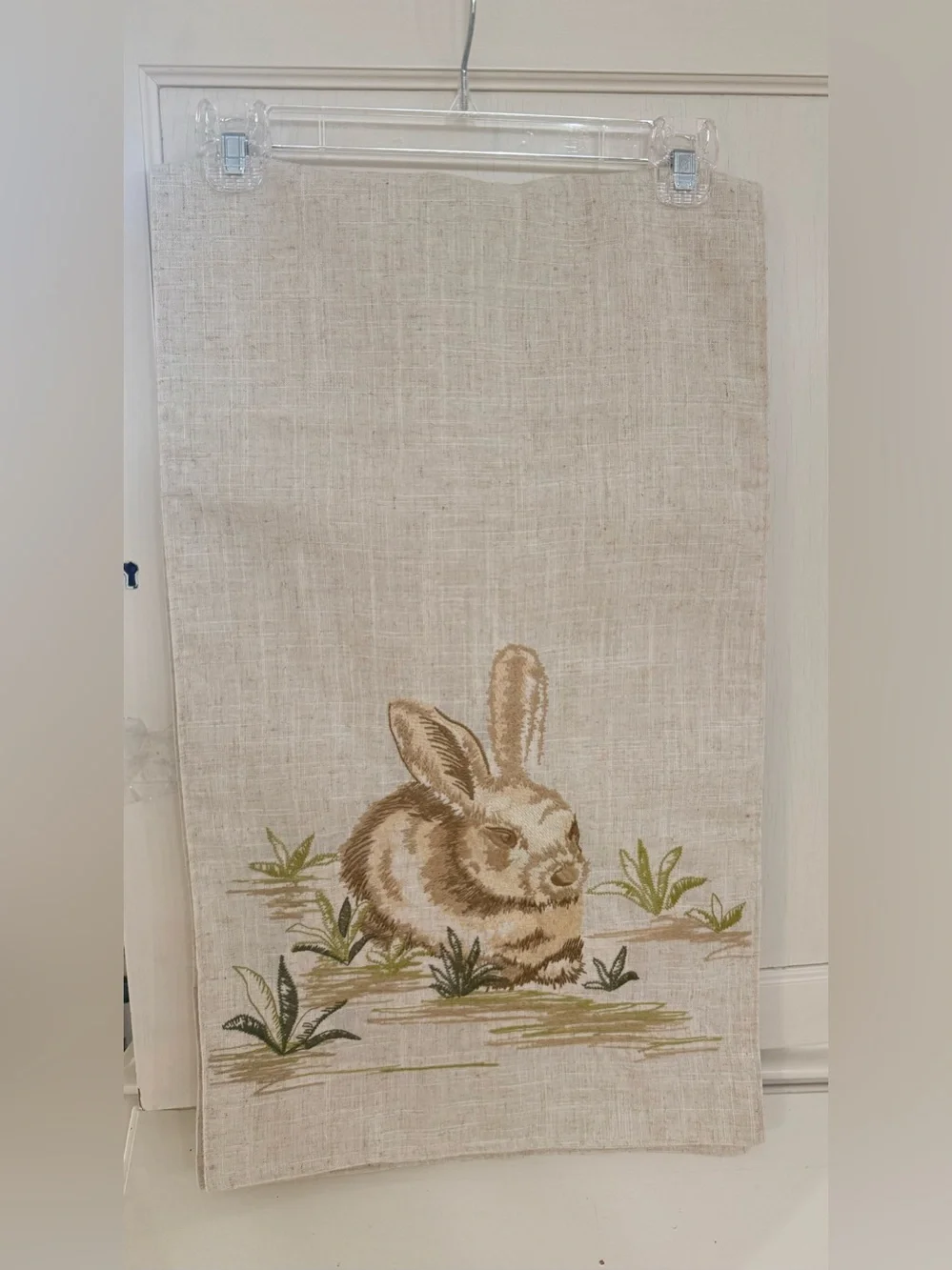 DOMAIN Table Runner embroidered Bunny 6' X 14